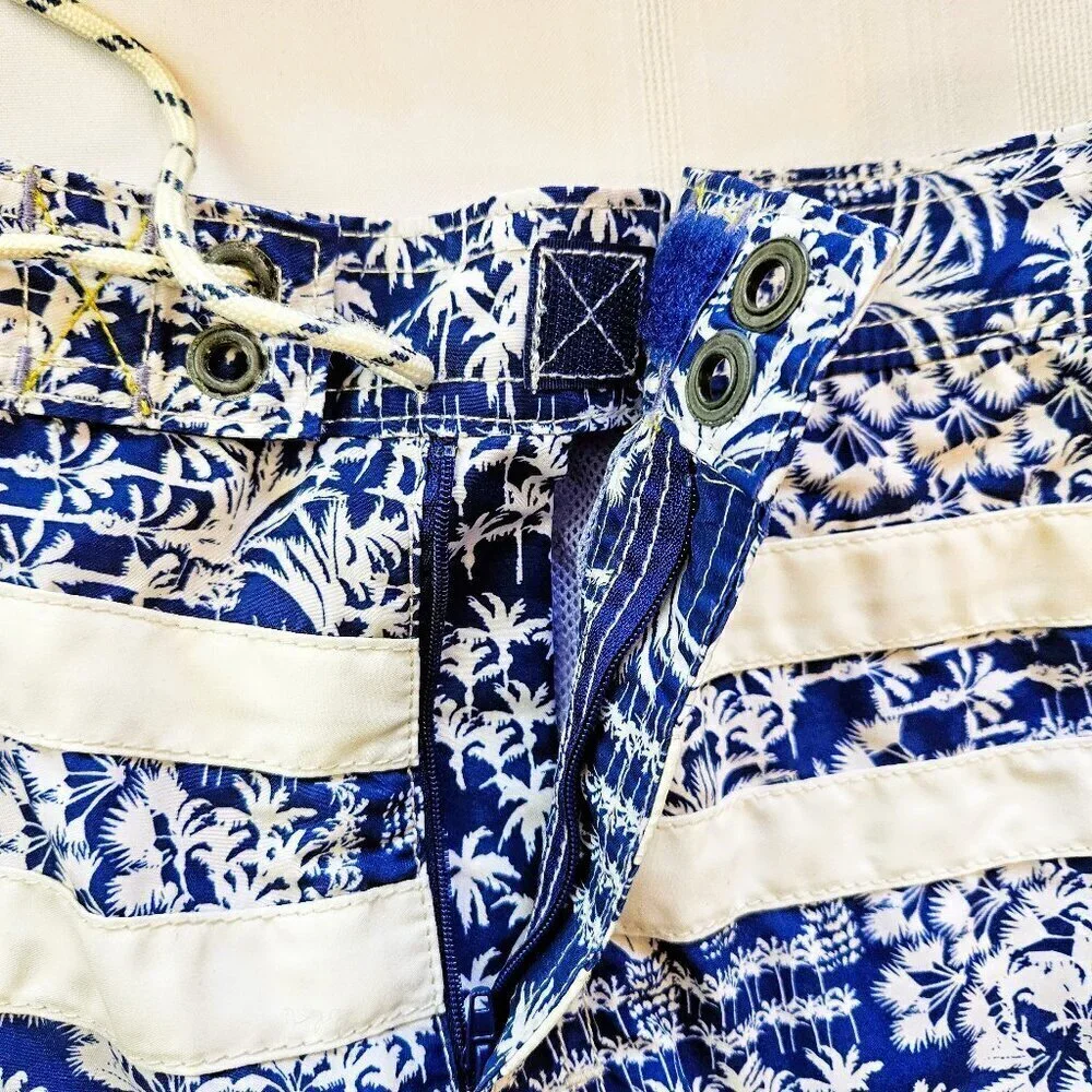 Tommy Bahama Men's Blue Hawaiian Print Relaxed Swim Trunks Size L